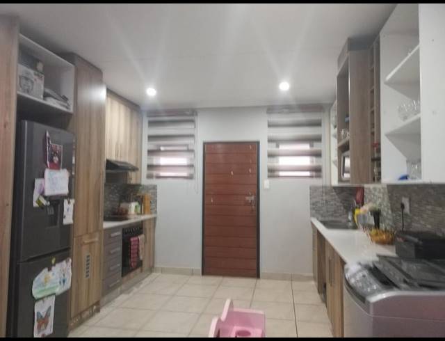 4 BEDROOM DUPLEX FOR SALE IN ALBERTSDAL